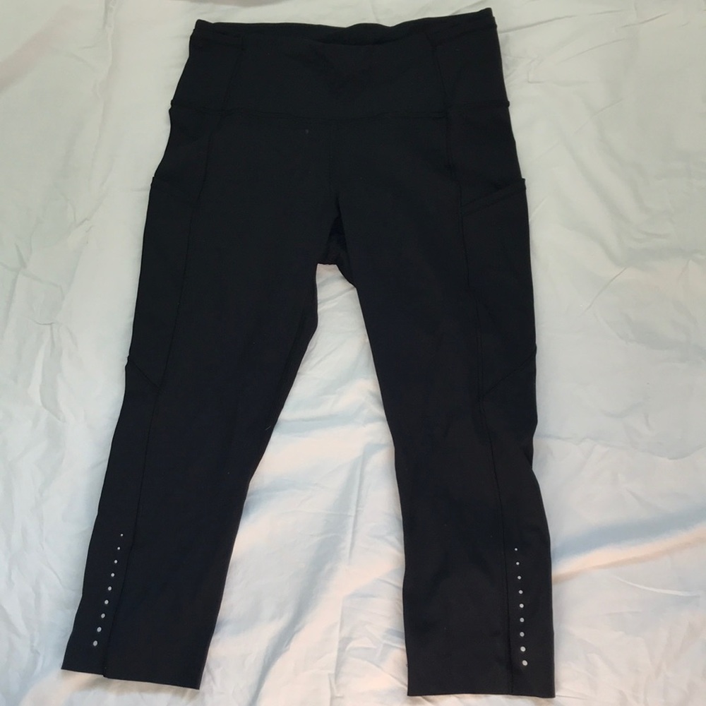 Lululemon running crops